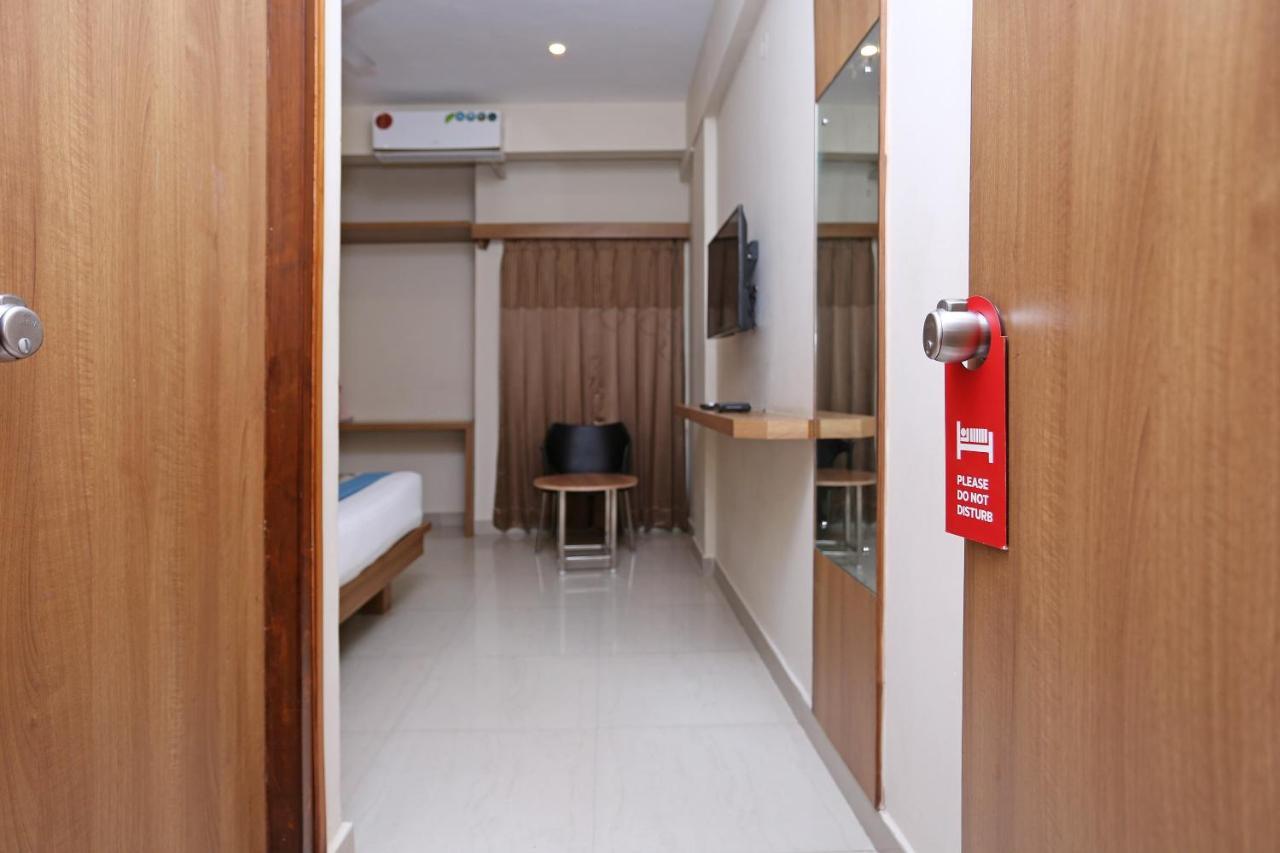 Oyo 6447 Samasth Rooms And Suites Májszúr Kültér fotó