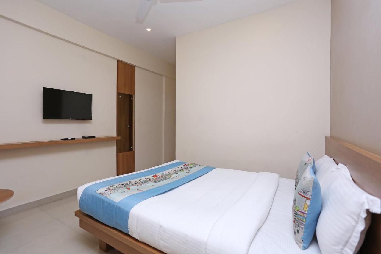 Oyo 6447 Samasth Rooms And Suites Májszúr Kültér fotó